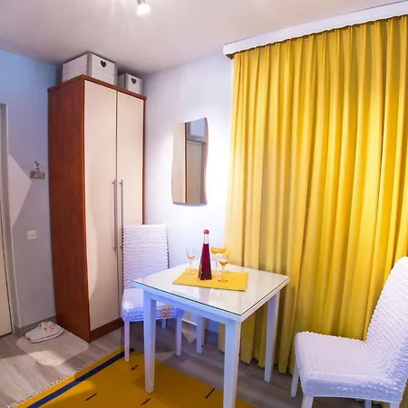 Yellow Lily * Mostar