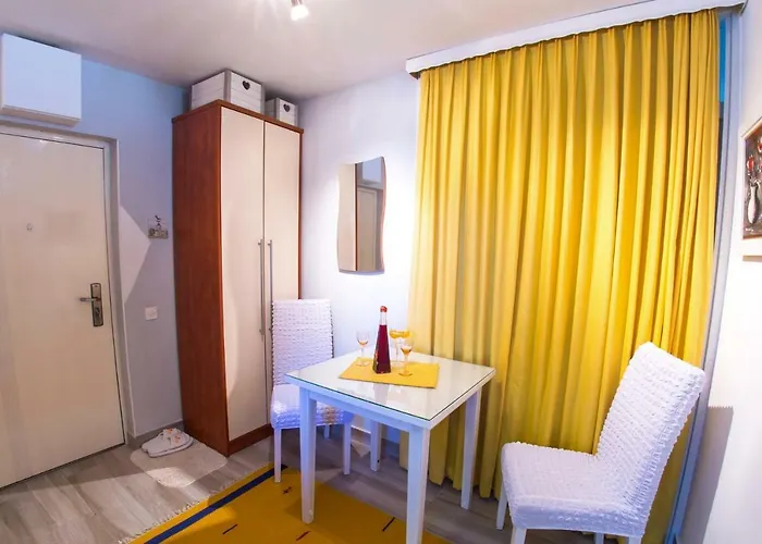 Yellow Lily * Mostar