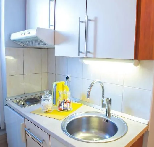 Yellow Lily Apartamento *